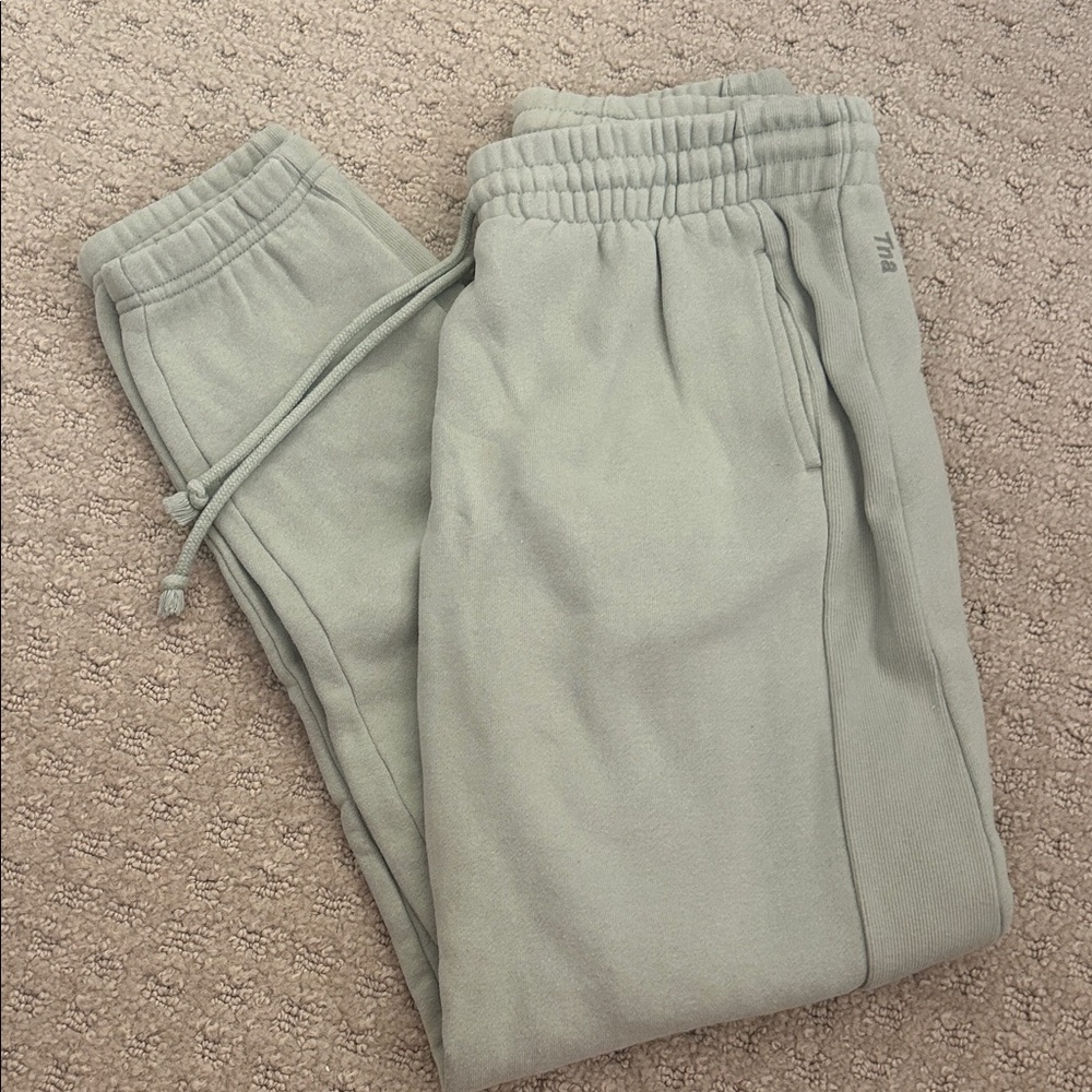 Aritzia TNA Boyfriend Sweatpants